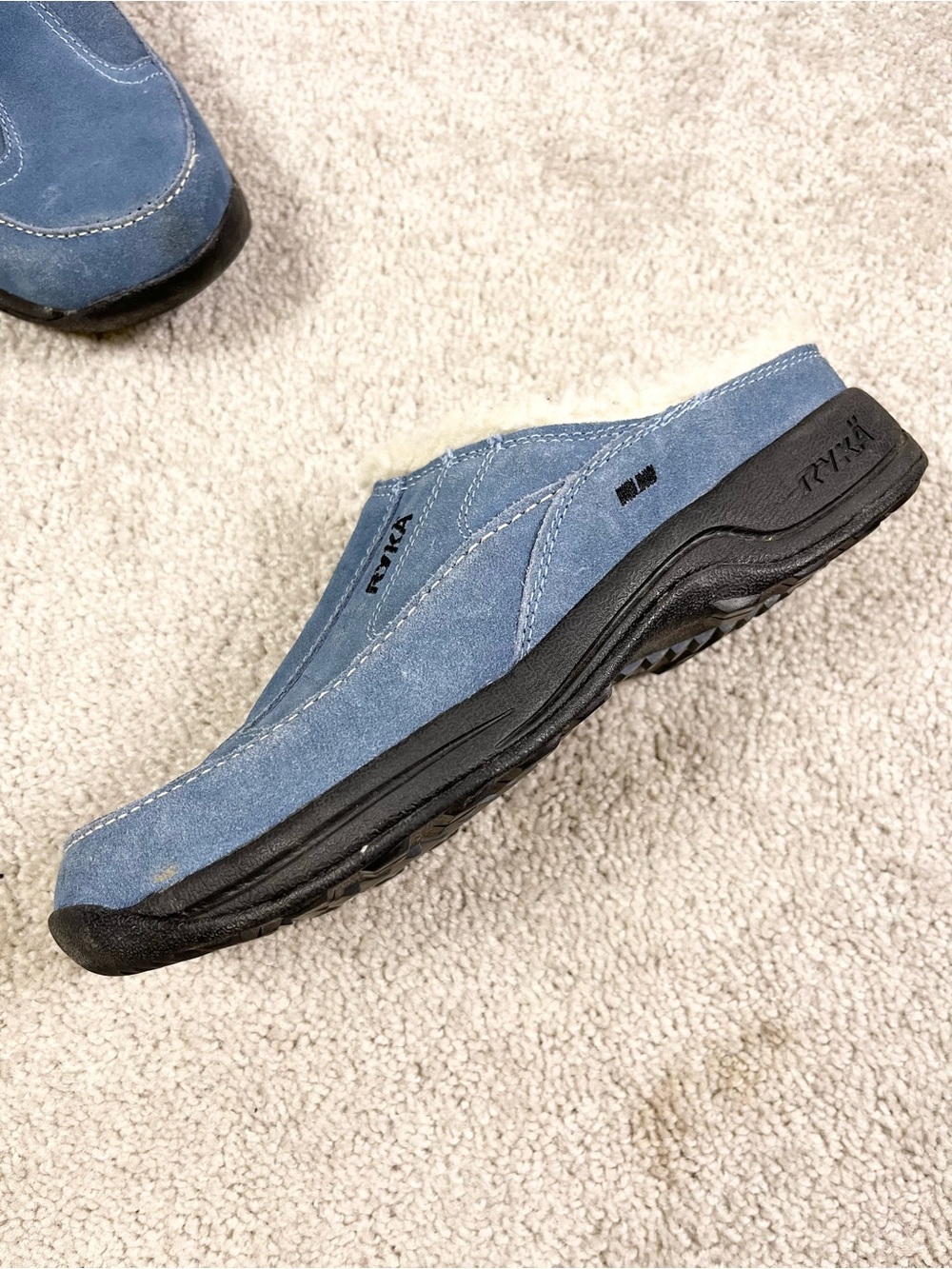 Ryka Womens Slip-On Suede Terrain Clog Mule Size 9 Shearling Lining Comfort